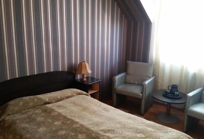 مبيت وإفطار Vila Monica