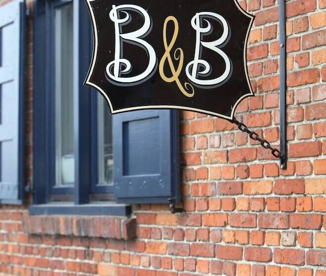 ホテル B&b Back2front