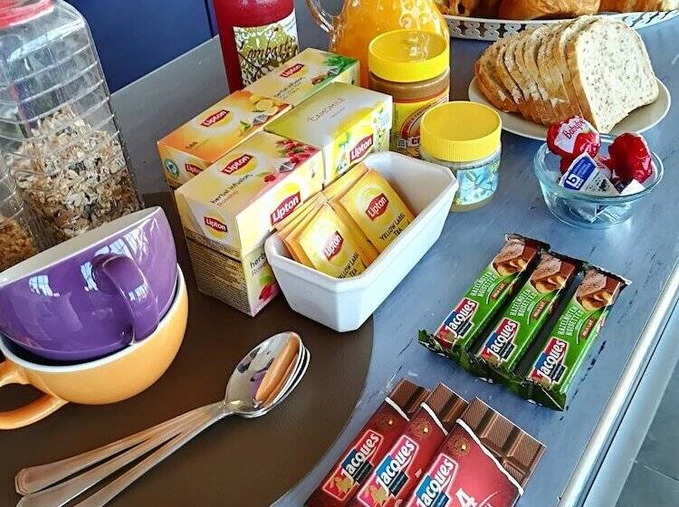 ホテル B&b Back2front