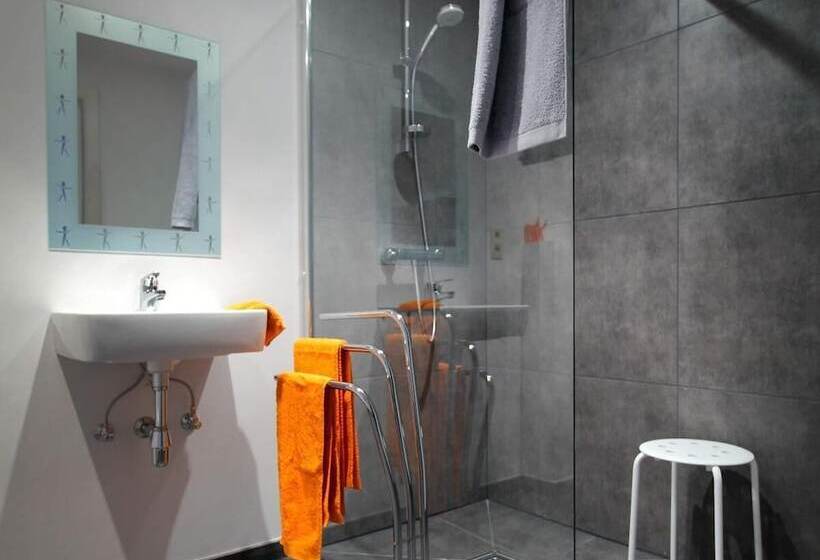 ホテル B&b Back2front