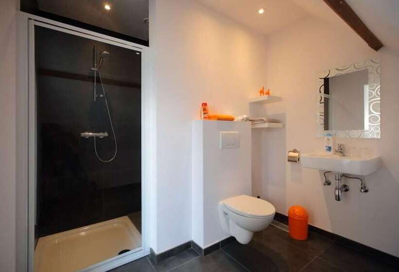 ホテル B&b Back2front