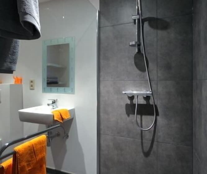 ホテル B&b Back2front