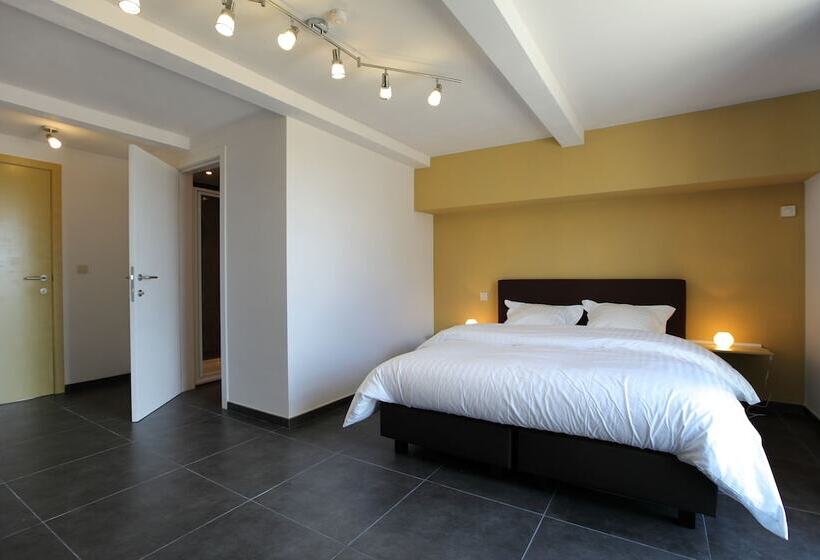 ホテル B&b Back2front