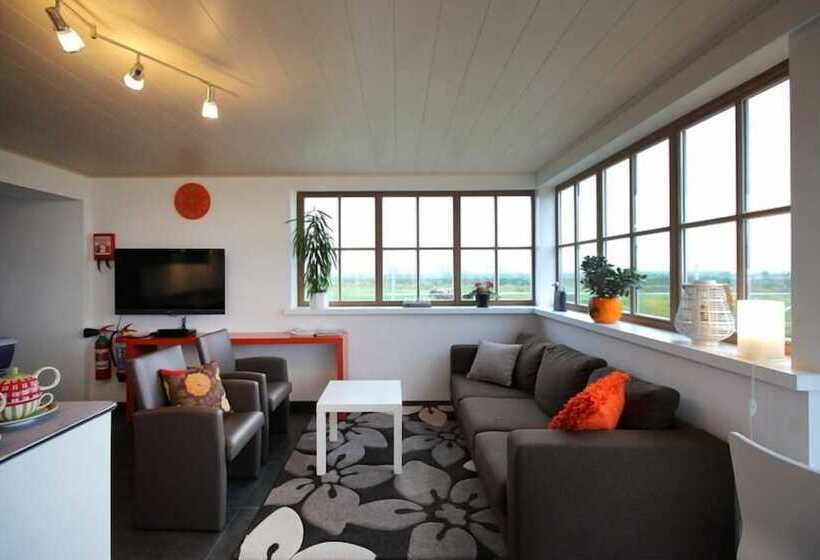 ホテル B&b Back2front