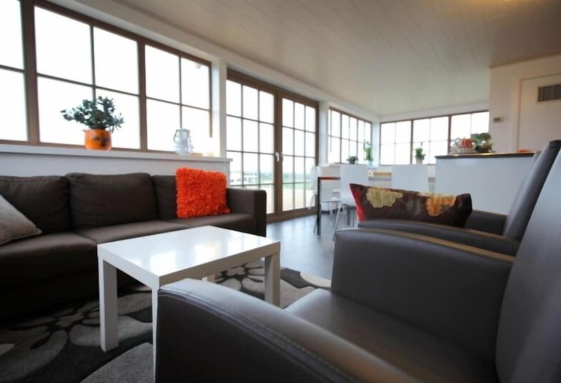 ホテル B&b Back2front