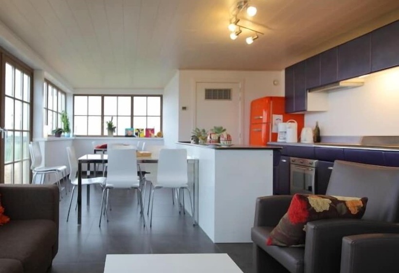 ホテル B&b Back2front