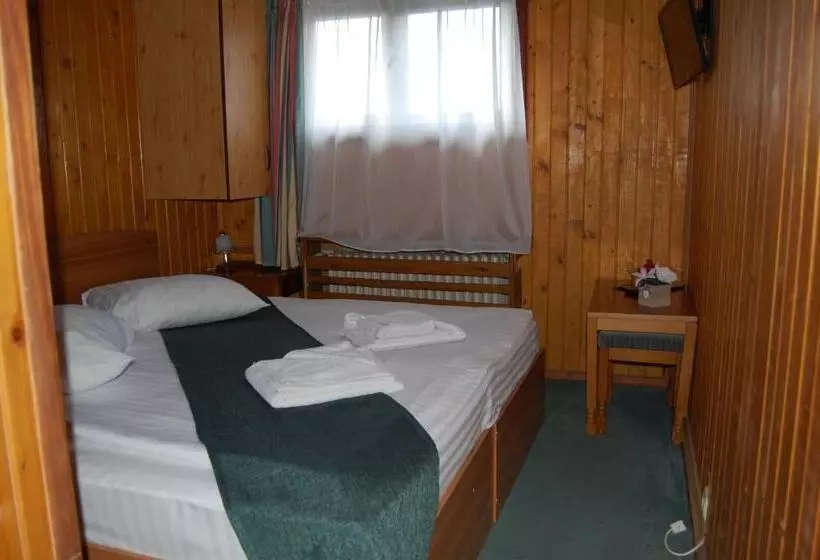 Hotelli Bucegi Portile Regatului