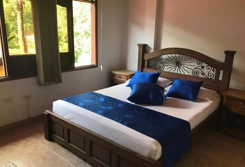 هتل Casa Baquero