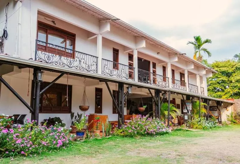 هتل Casa Baquero