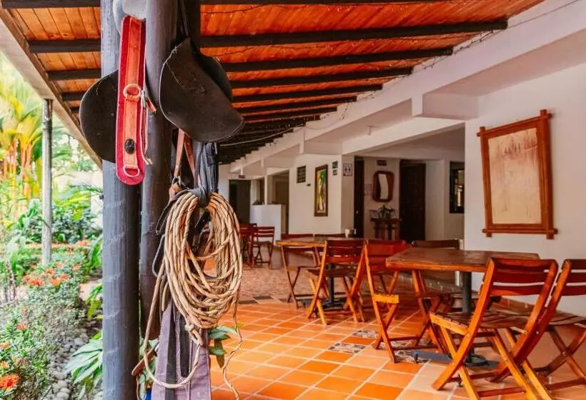 هتل Casa Baquero