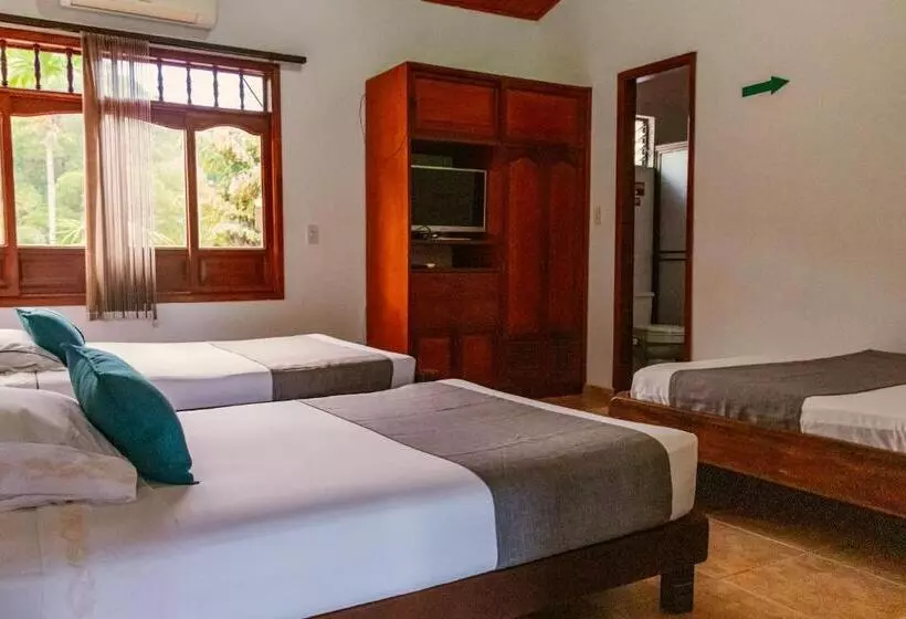 هتل Casa Baquero