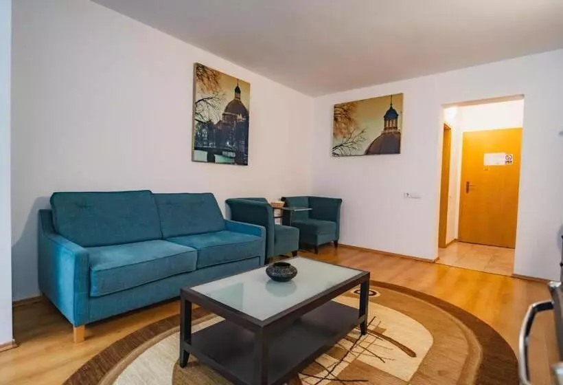 Hotel Dobsi