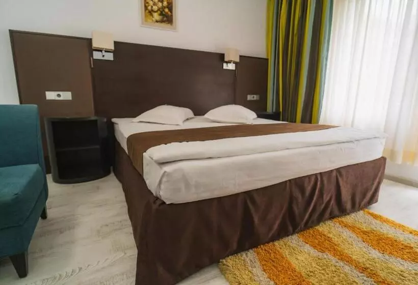 Hotel Dobsi