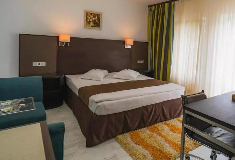 Hotel Dobsi
