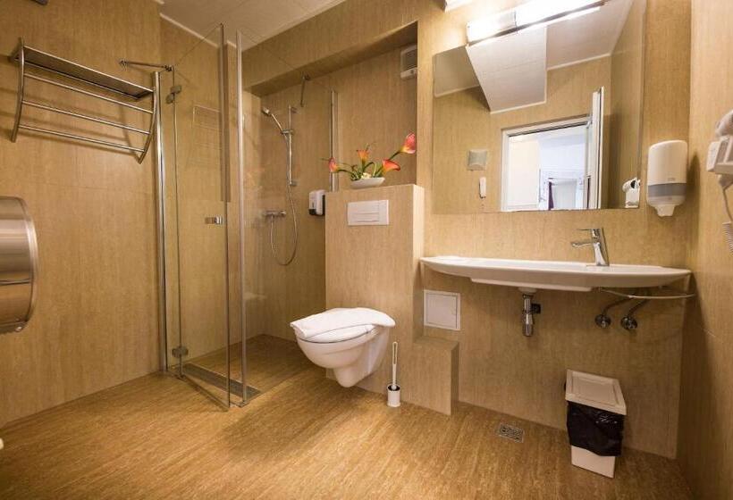 בית מלון כפרי Eden Grand Resort