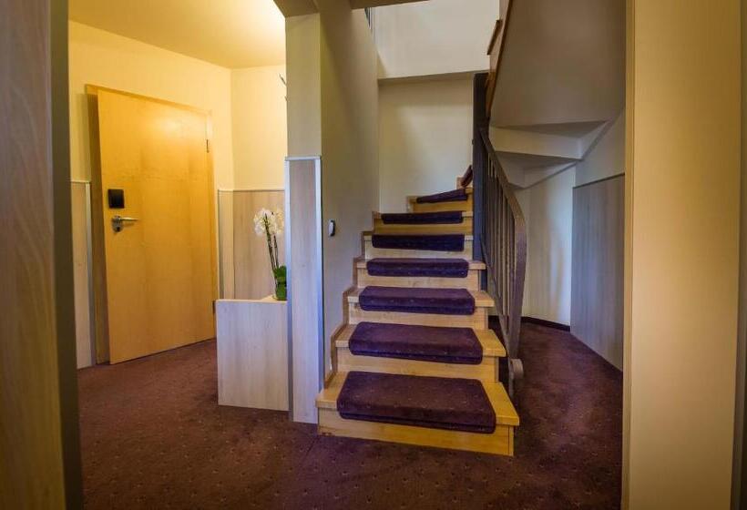 בית מלון כפרי Eden Grand Resort