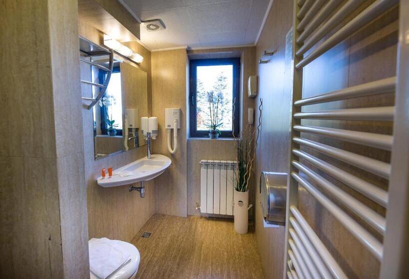 בית מלון כפרי Eden Grand Resort