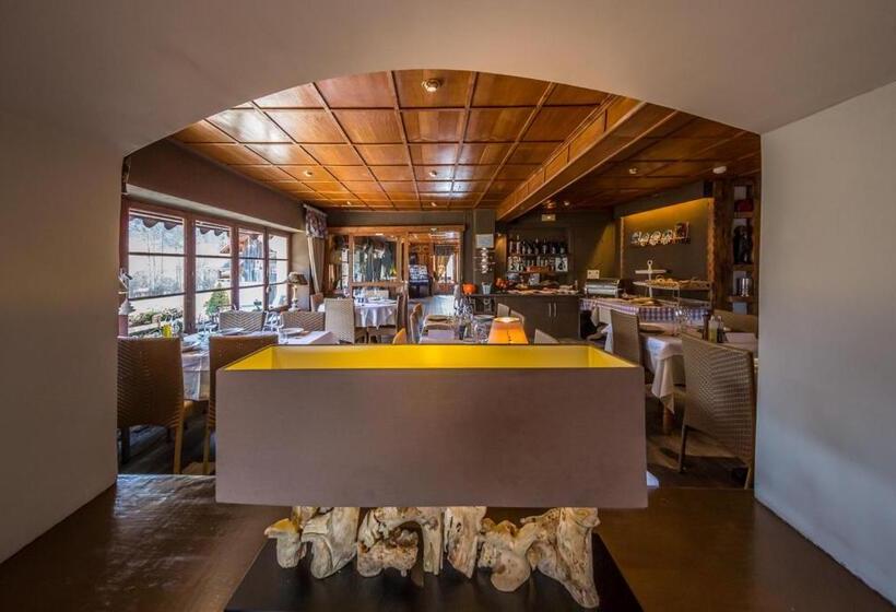 هتل Hôtel La Chaumière