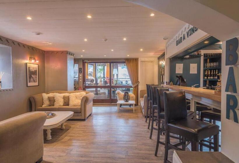 هتل Hôtel La Chaumière