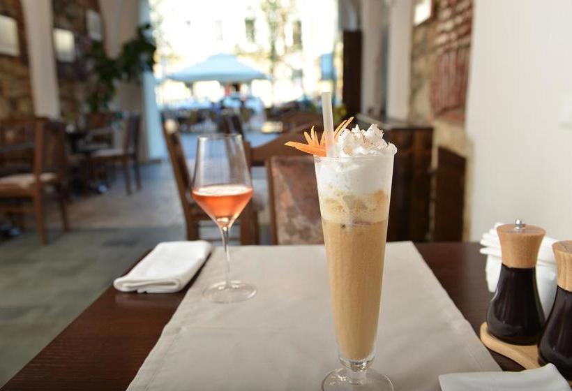 فندق Le Petit Paris