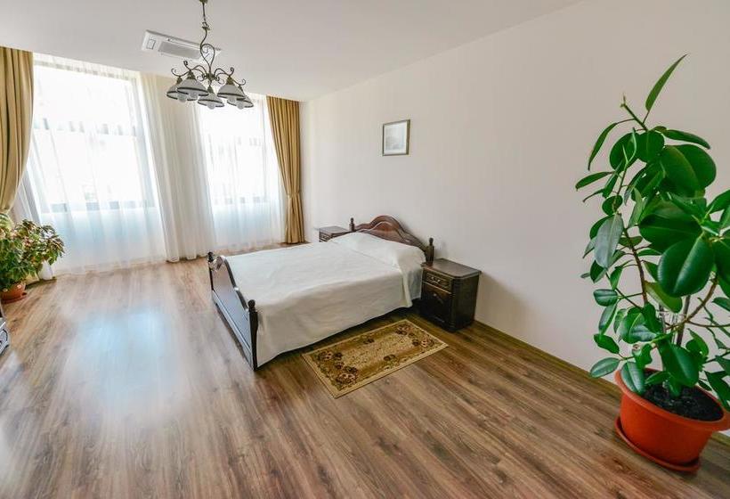 فندق Le Petit Paris