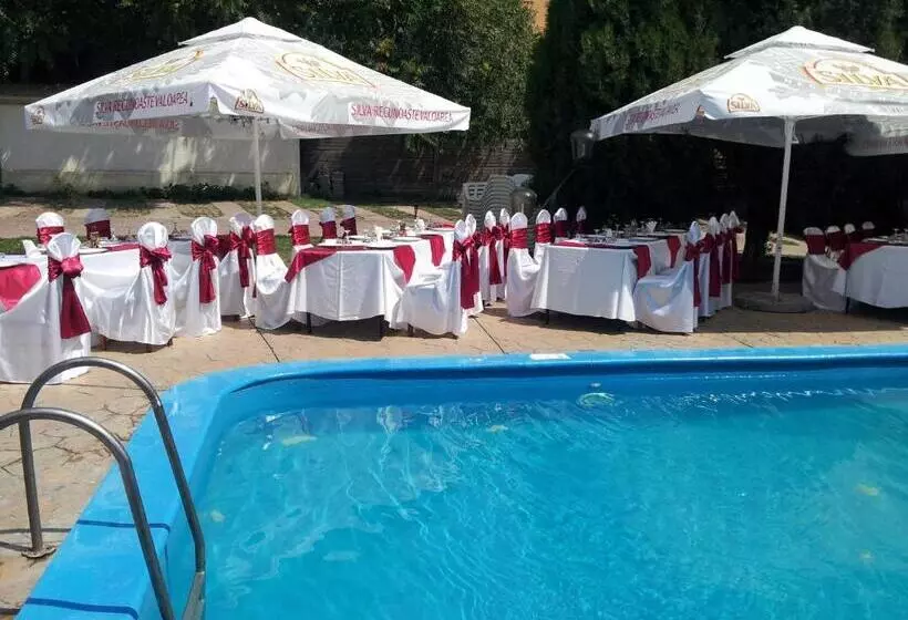 Hotelli Paradis
