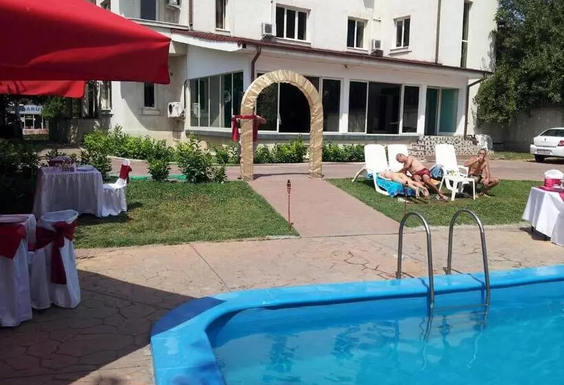Hotelli Paradis