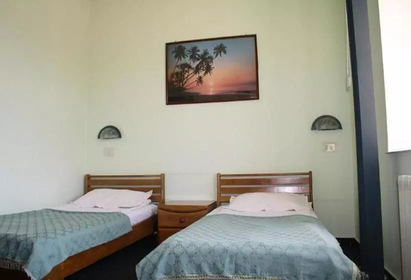 Hotelli Paradis