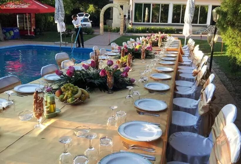 Hotelli Paradis