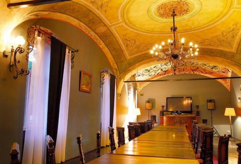 ホテル Poesis Satu Mare