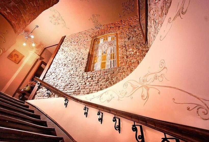 ホテル Poesis Satu Mare