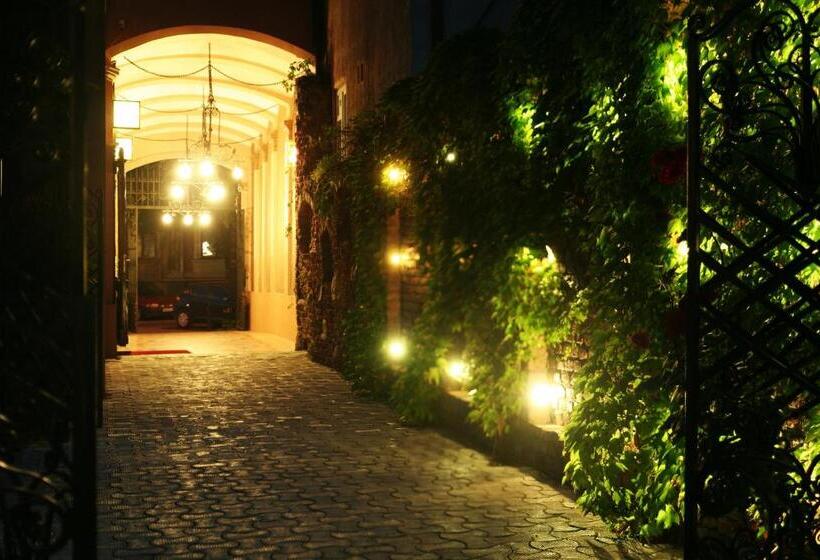 ホテル Poesis Satu Mare