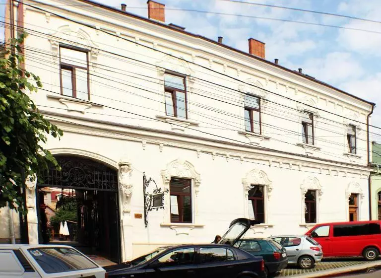 هتل Poesis Satu Mare
