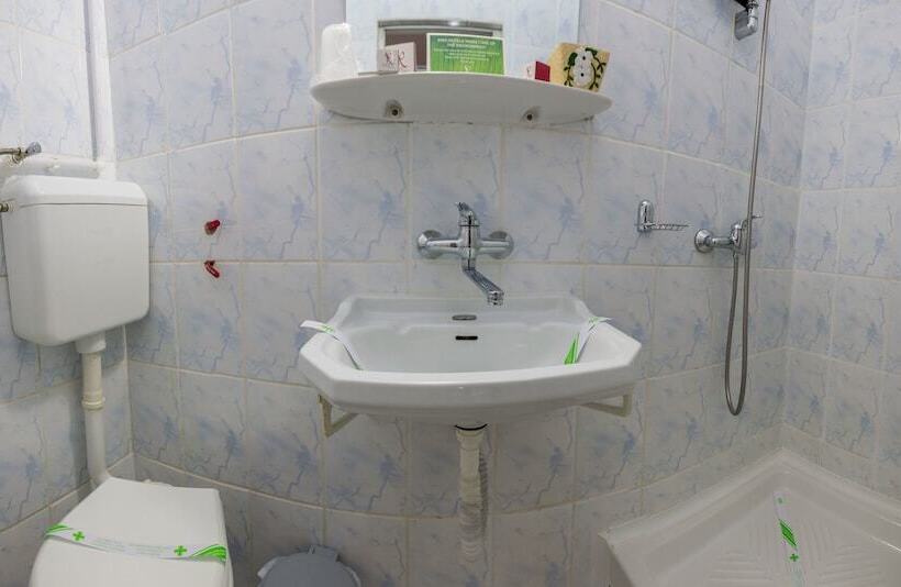 בית מלון כפרי Rina Cerbul