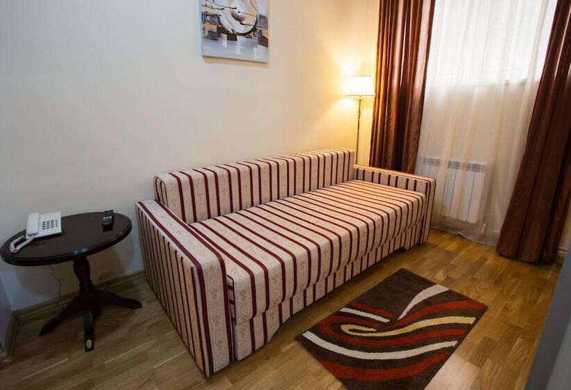 בית מלון כפרי Rina Cerbul