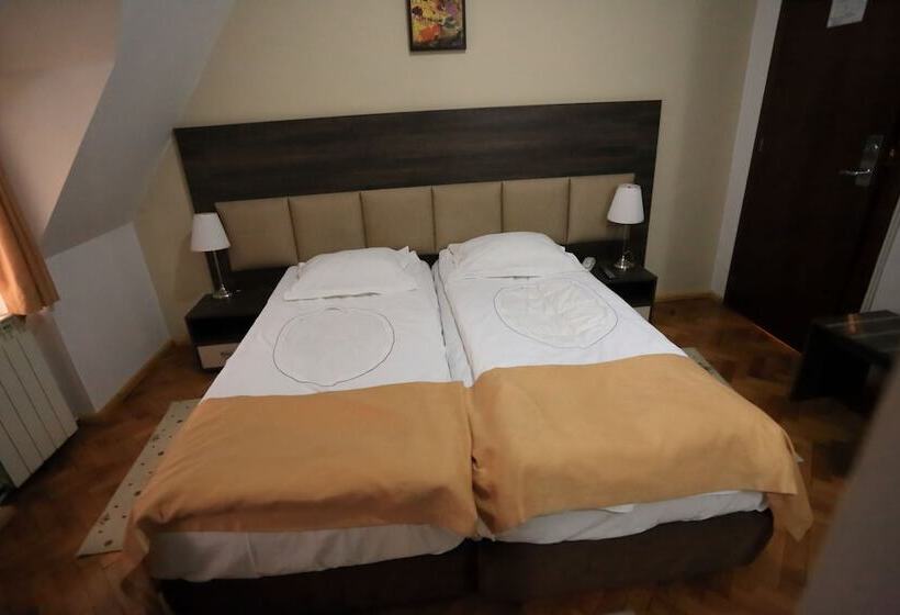 בית מלון כפרי Rina Cerbul