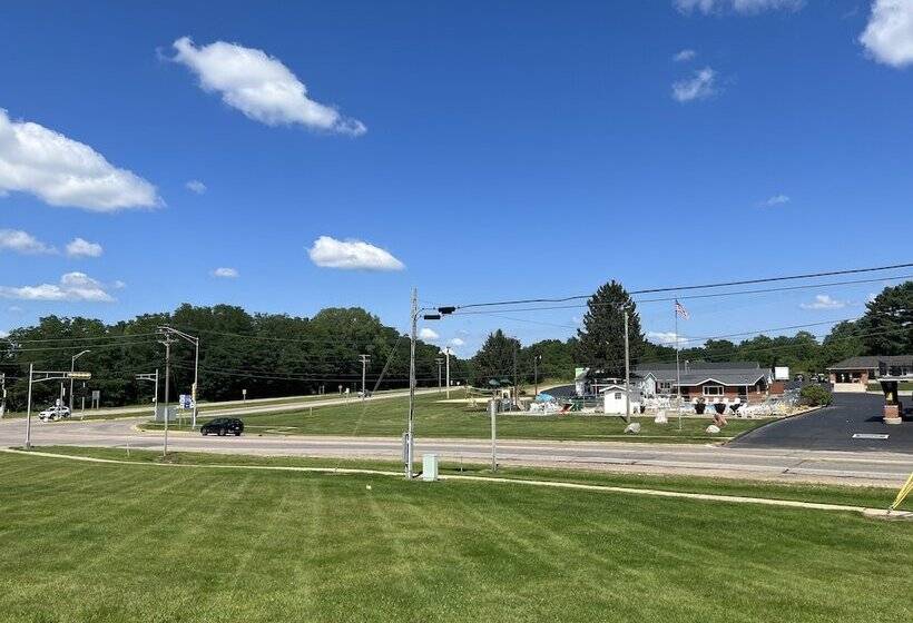 בית מלון כפרי All Star Inn & Suites