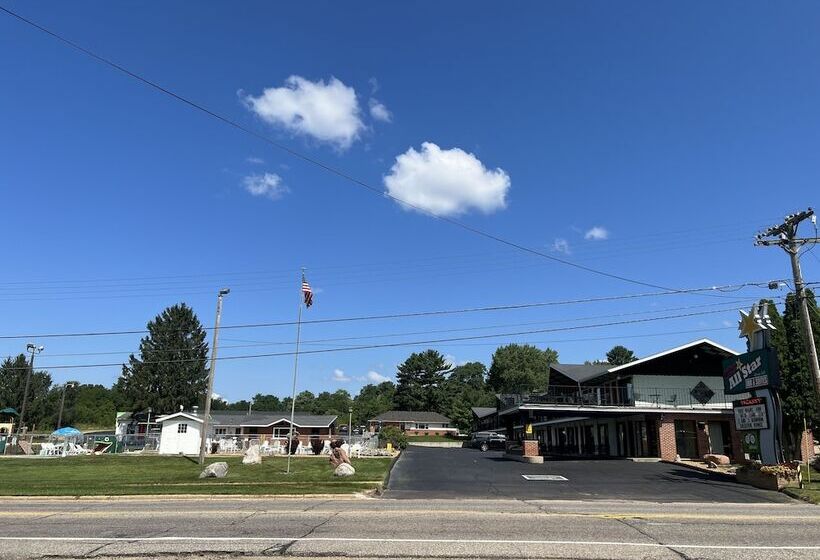 בית מלון כפרי All Star Inn & Suites