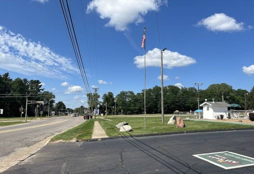 בית מלון כפרי All Star Inn & Suites