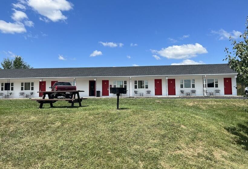 בית מלון כפרי All Star Inn & Suites