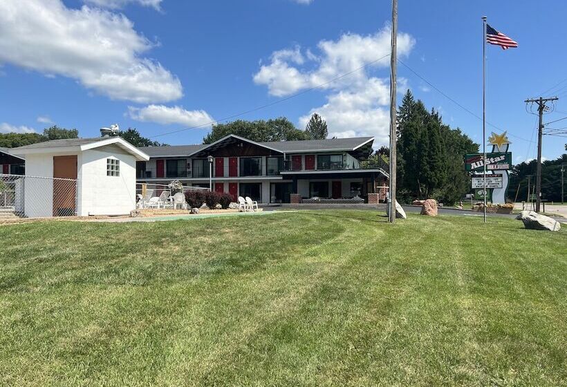 בית מלון כפרי All Star Inn & Suites