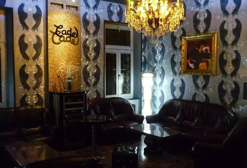 Hotelli Cade