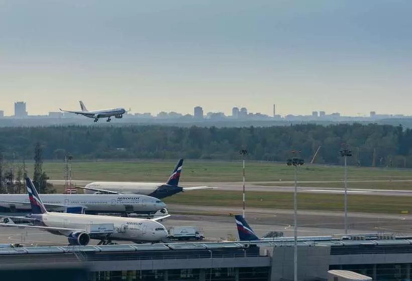 هتل Radisson Blu  Moscow Sheremetyevo Airport