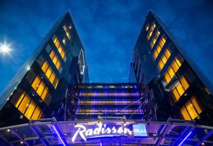 هتل Radisson Blu  Moscow Sheremetyevo Airport