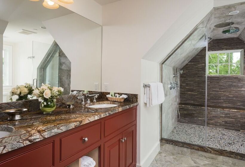 Отель The Winstead Inn