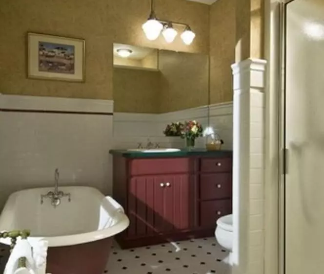 Hotelli The Winstead Inn