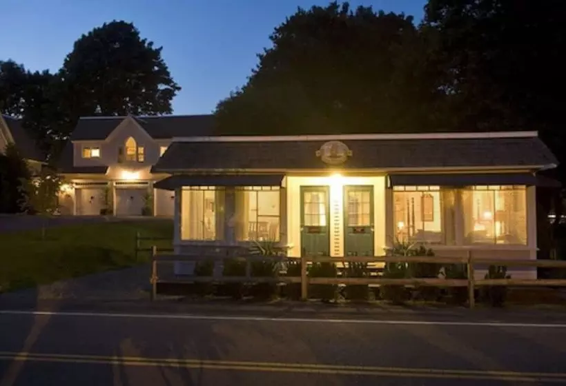 Hotelli The Winstead Inn