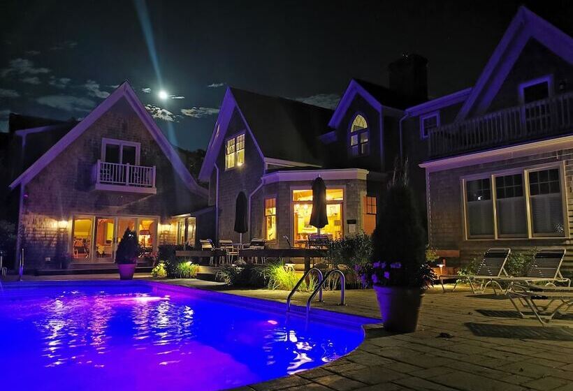 Отель The Winstead Inn