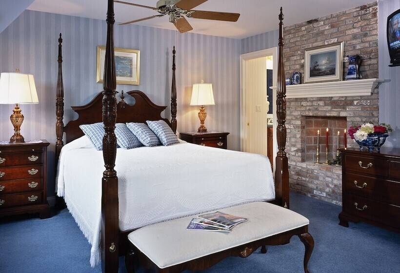 Отель The Winstead Inn