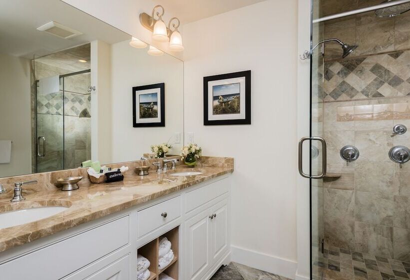 Отель The Winstead Inn